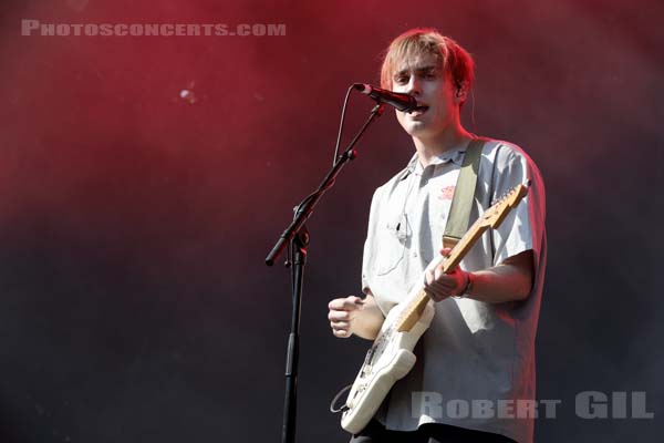 SAM FENDER - 2019-08-25 - SAINT CLOUD - Domaine National - Scene de la Cascade - 